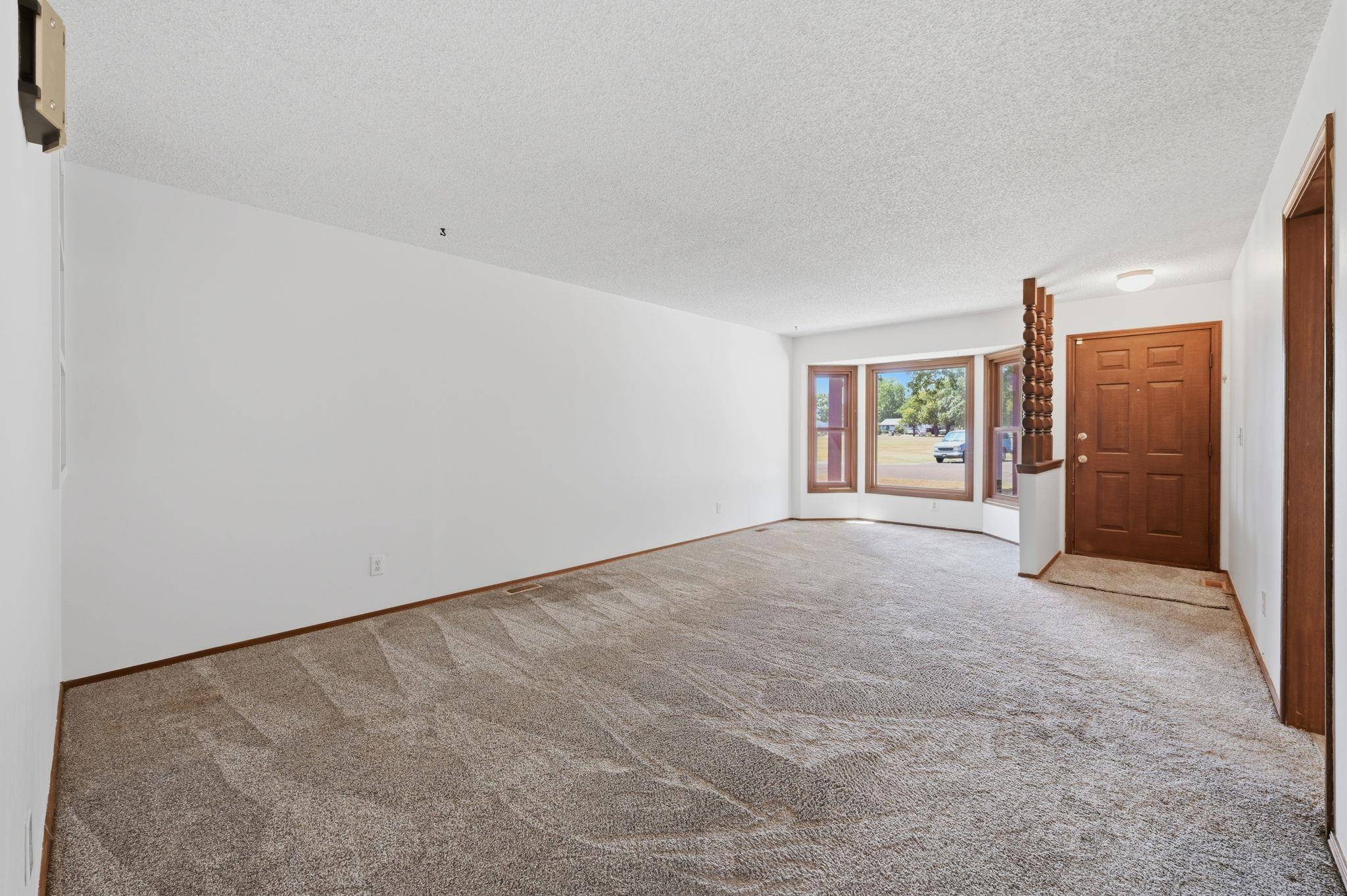 1422 N Tanglewood Ct., Rose Hill, KS 67133