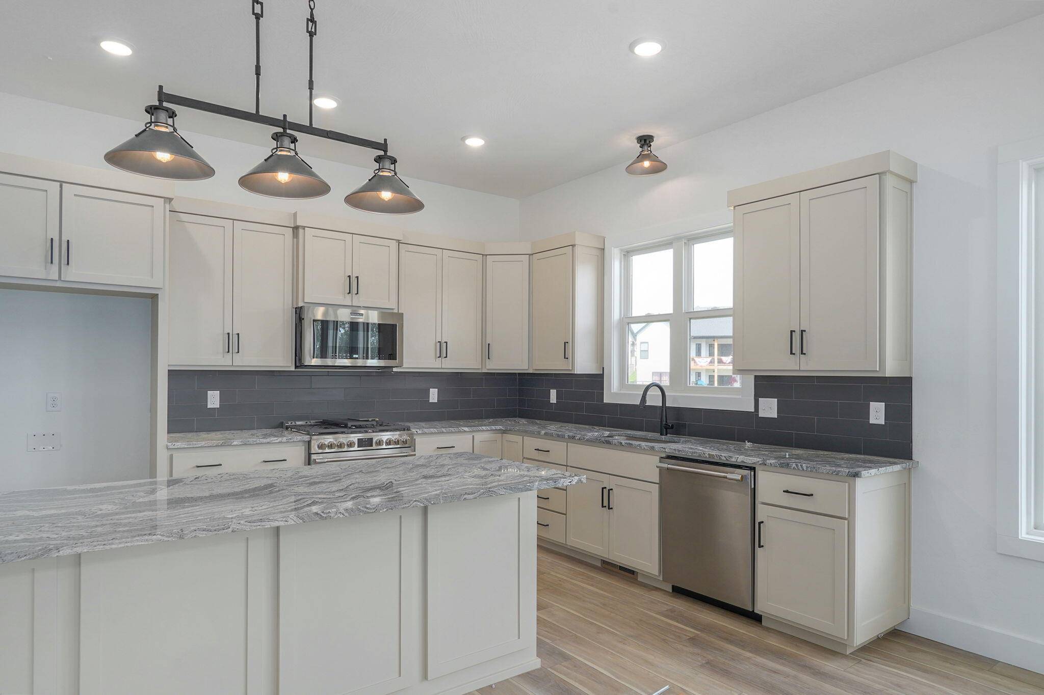 2929 W Marty ST, Springfield, MO 65810