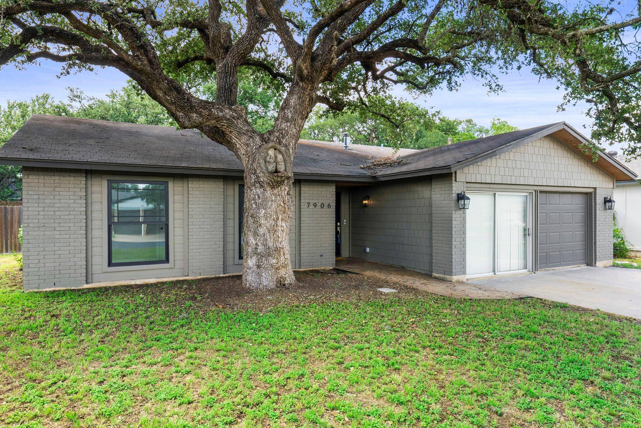 7906 Wycombe DR, Austin, TX 78749