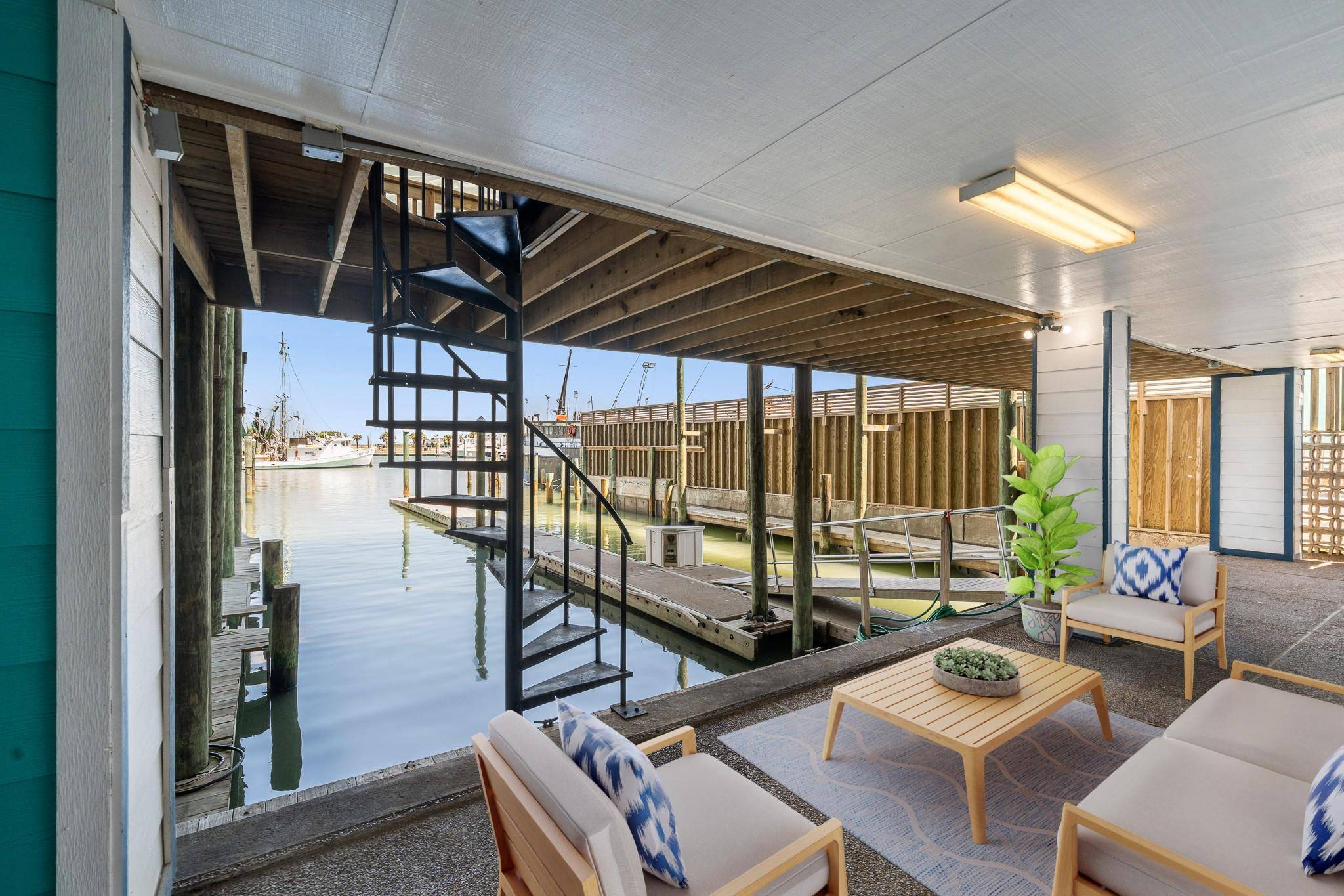 318 W Cotter Ave #2, Port Aransas, TX 78373