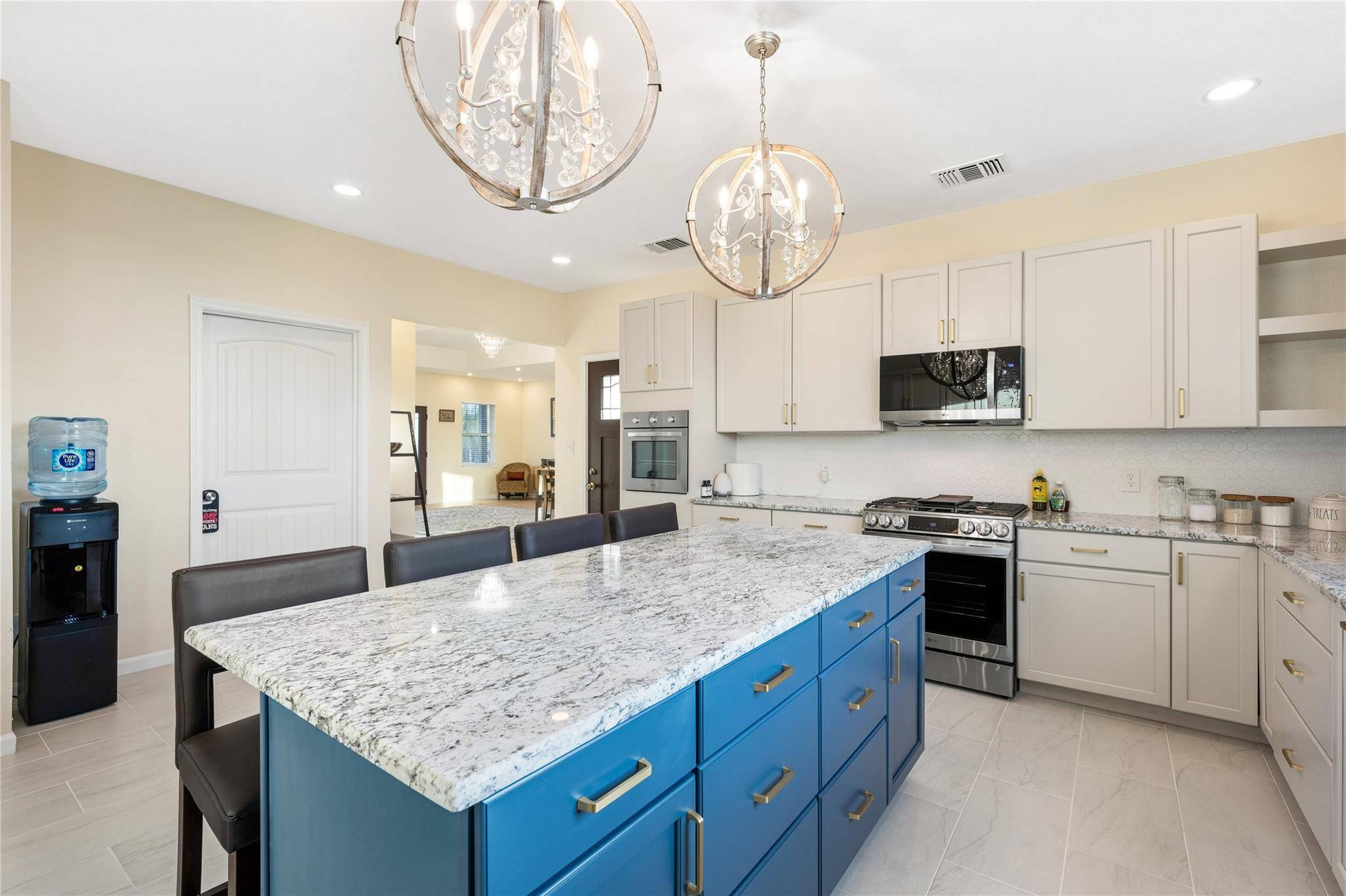 158 Goertz DR, Red Rock, TX 78662