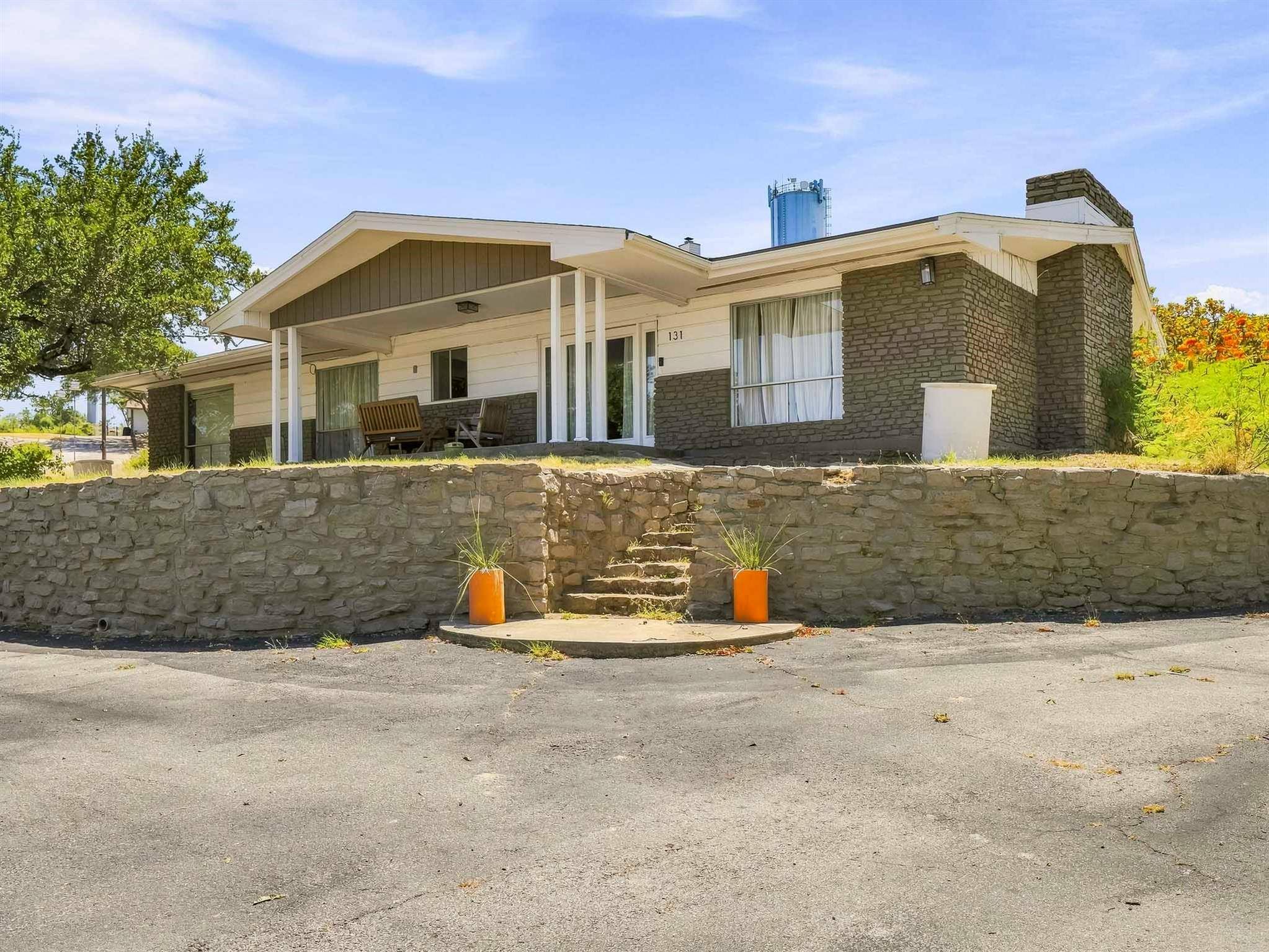 131 Dukes DR, Cottonwood Shores, TX 78657