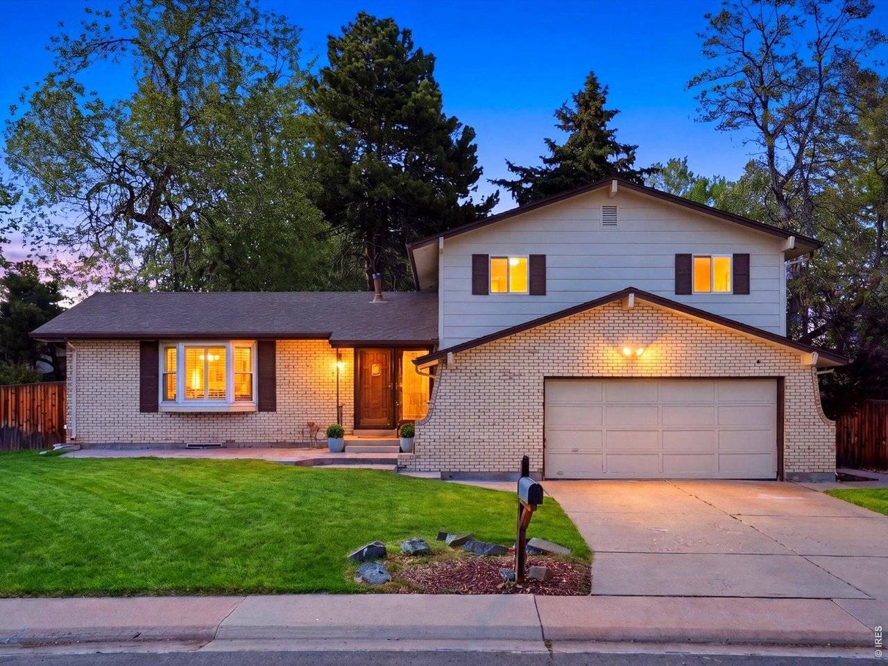 8923 W Warren, Lakewood, CO 80227