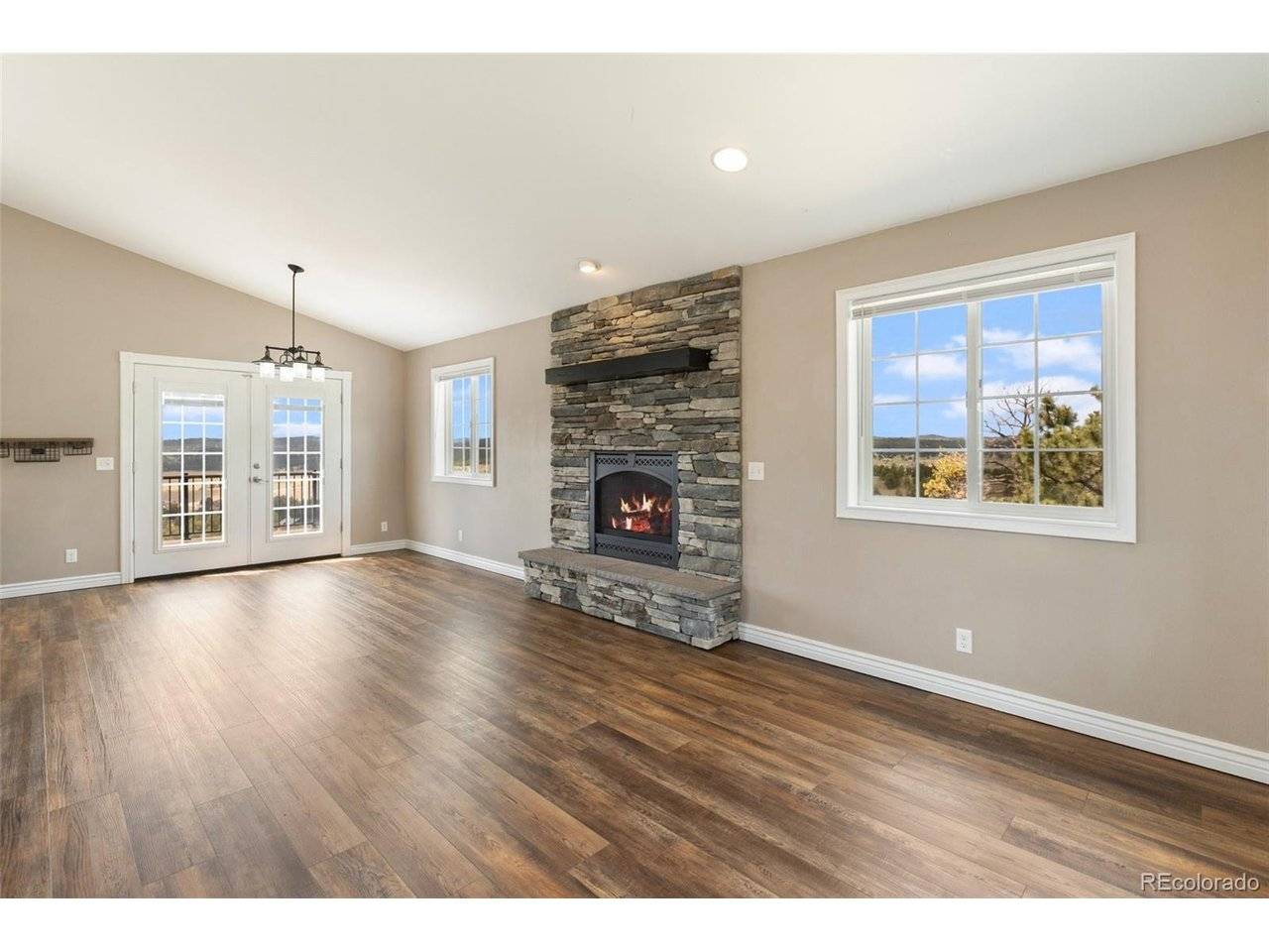 127 Carlton, Florissant, CO 80816