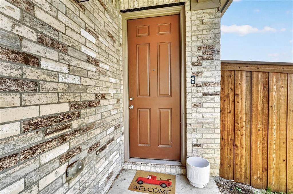 976 Brock Drive, Aubrey, TX 76227