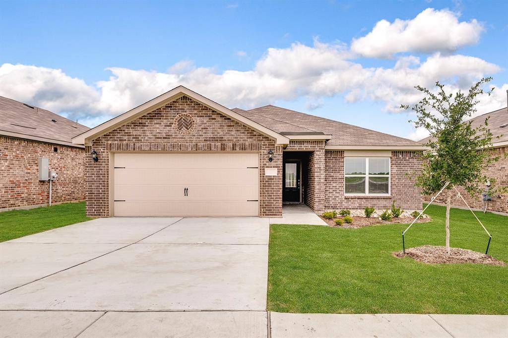 319 Revolution Drive, Venus, TX 76084