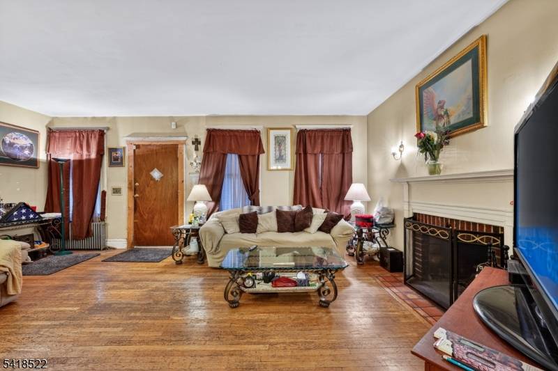 501 E 32Nd St, Paterson City, NJ 07504