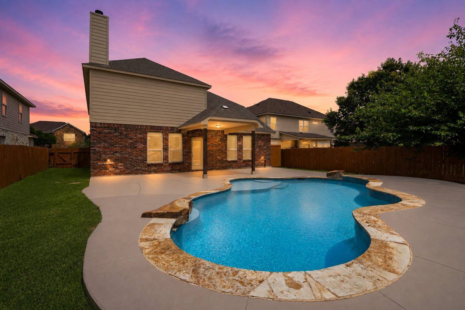 117 Emory Fields DR, Hutto, TX 78634