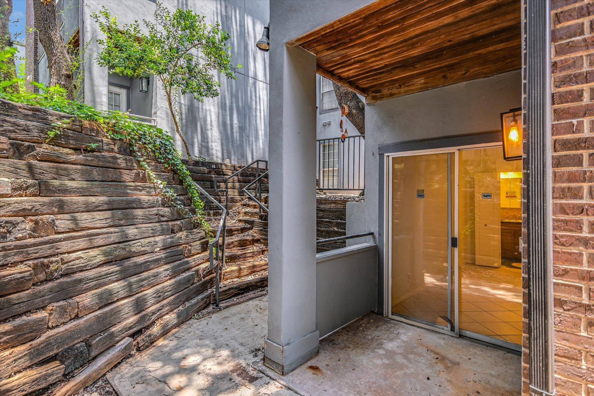 700 S 1ST ST #103, Austin, TX 78704
