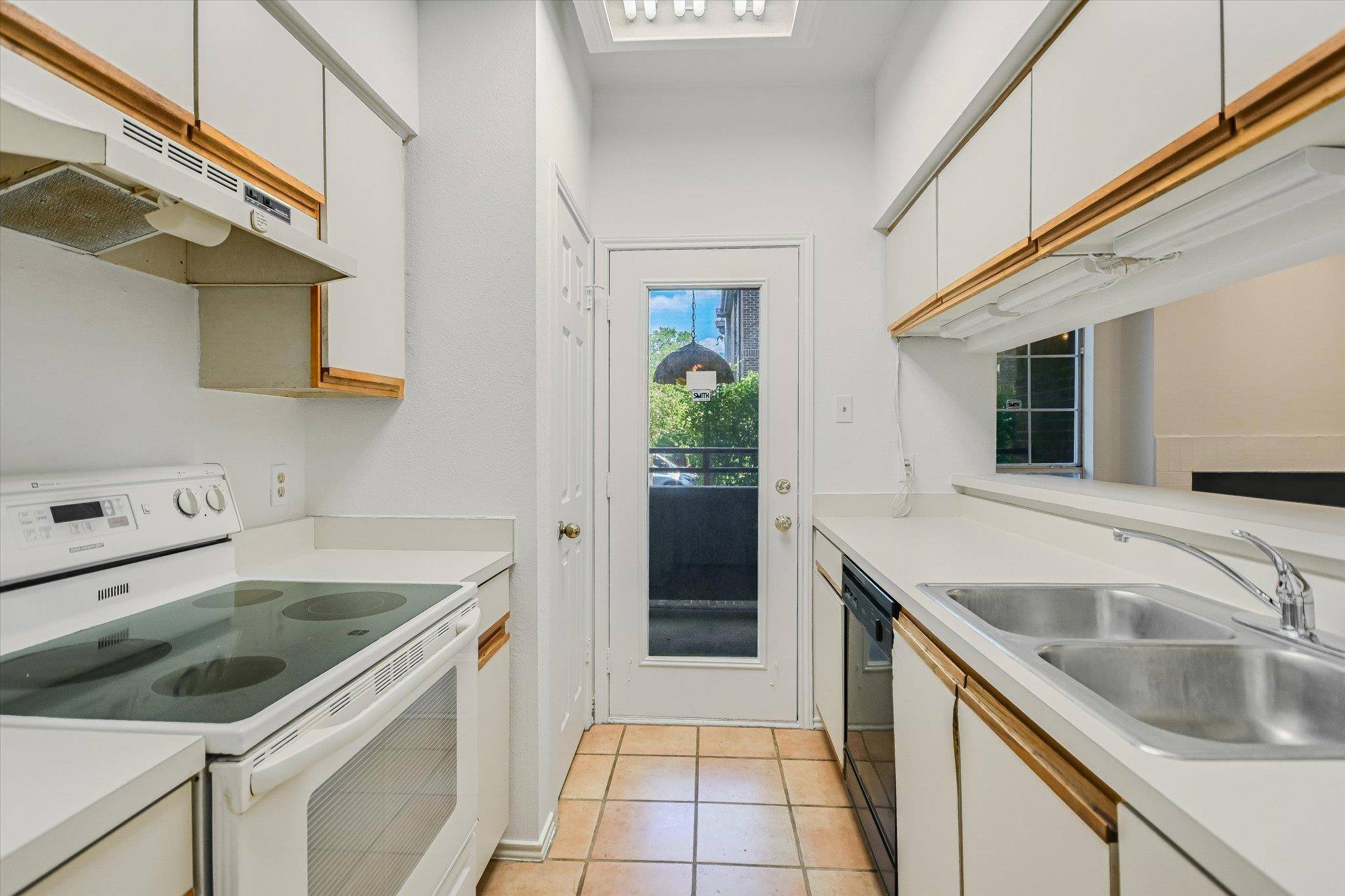 700 S 1ST ST #103, Austin, TX 78704
