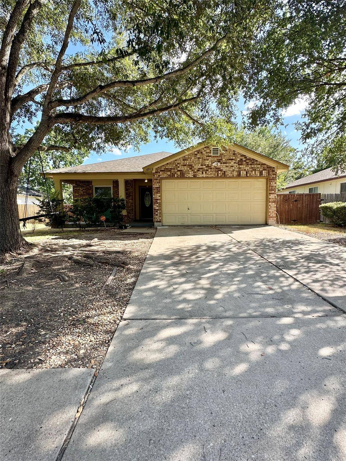 6913 Sabrina DR, Austin, TX 78747