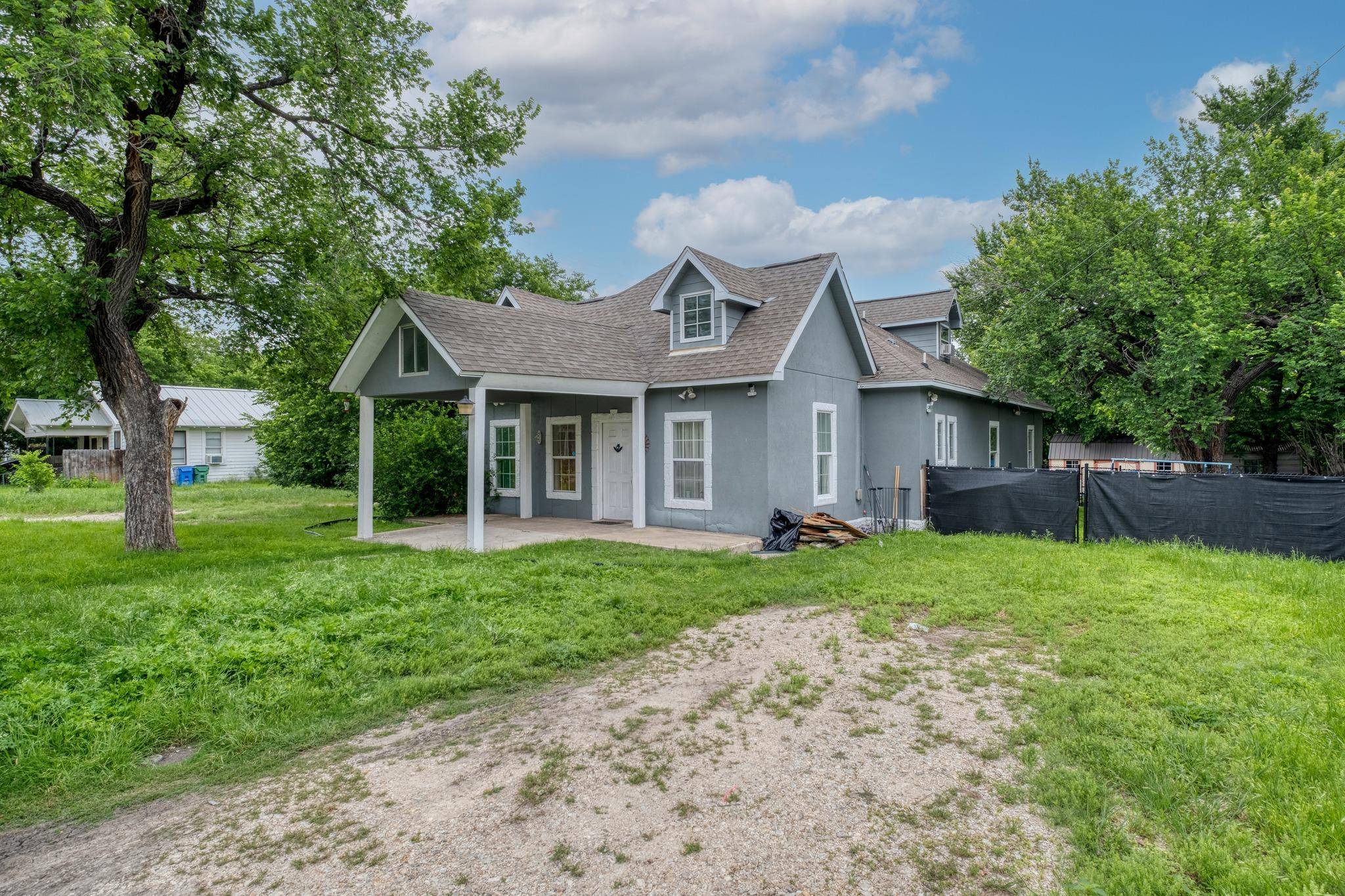 920 Washburn ST, Taylor, TX 76574