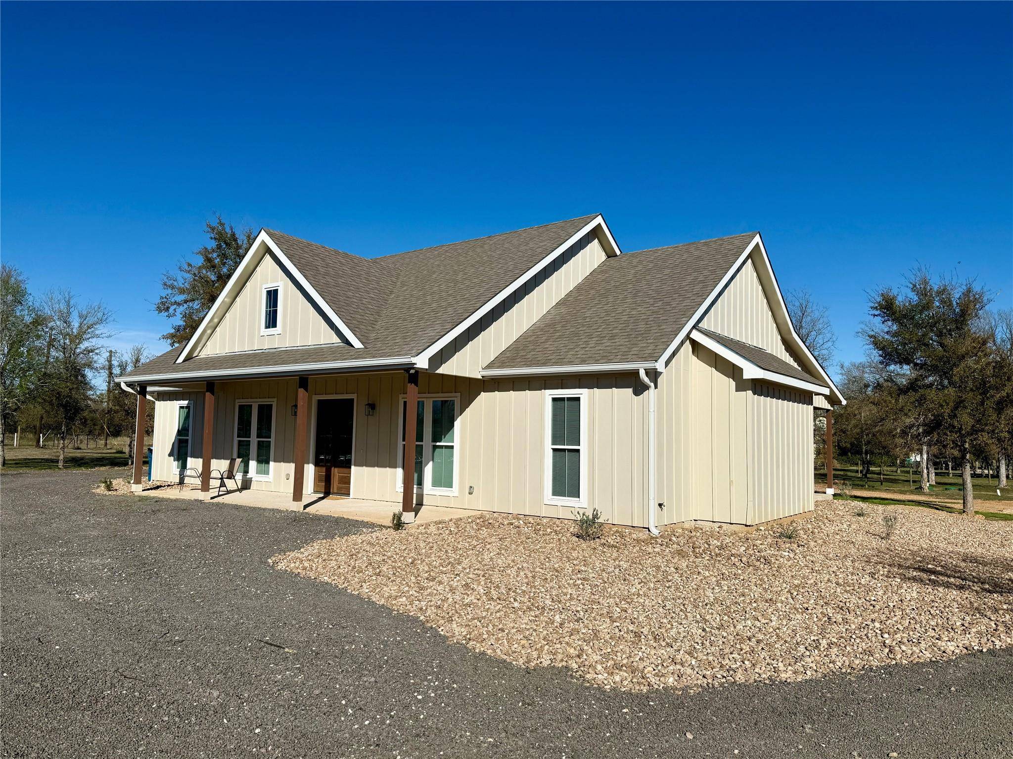 1353 Red Town RD #B, Elgin, TX 78621