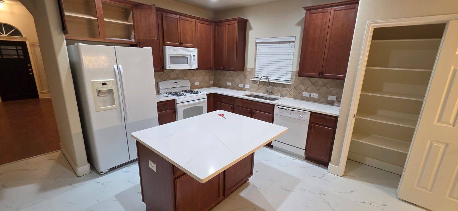 8600 Wood Stork DR #373, Austin, TX 78729