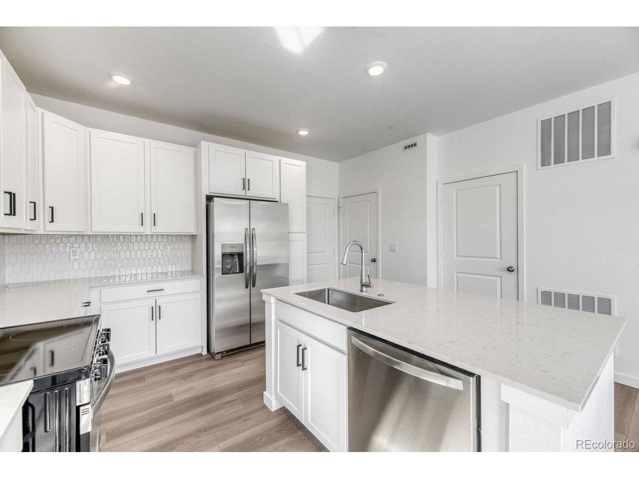 7659 S Mobile, Centennial, CO 80016