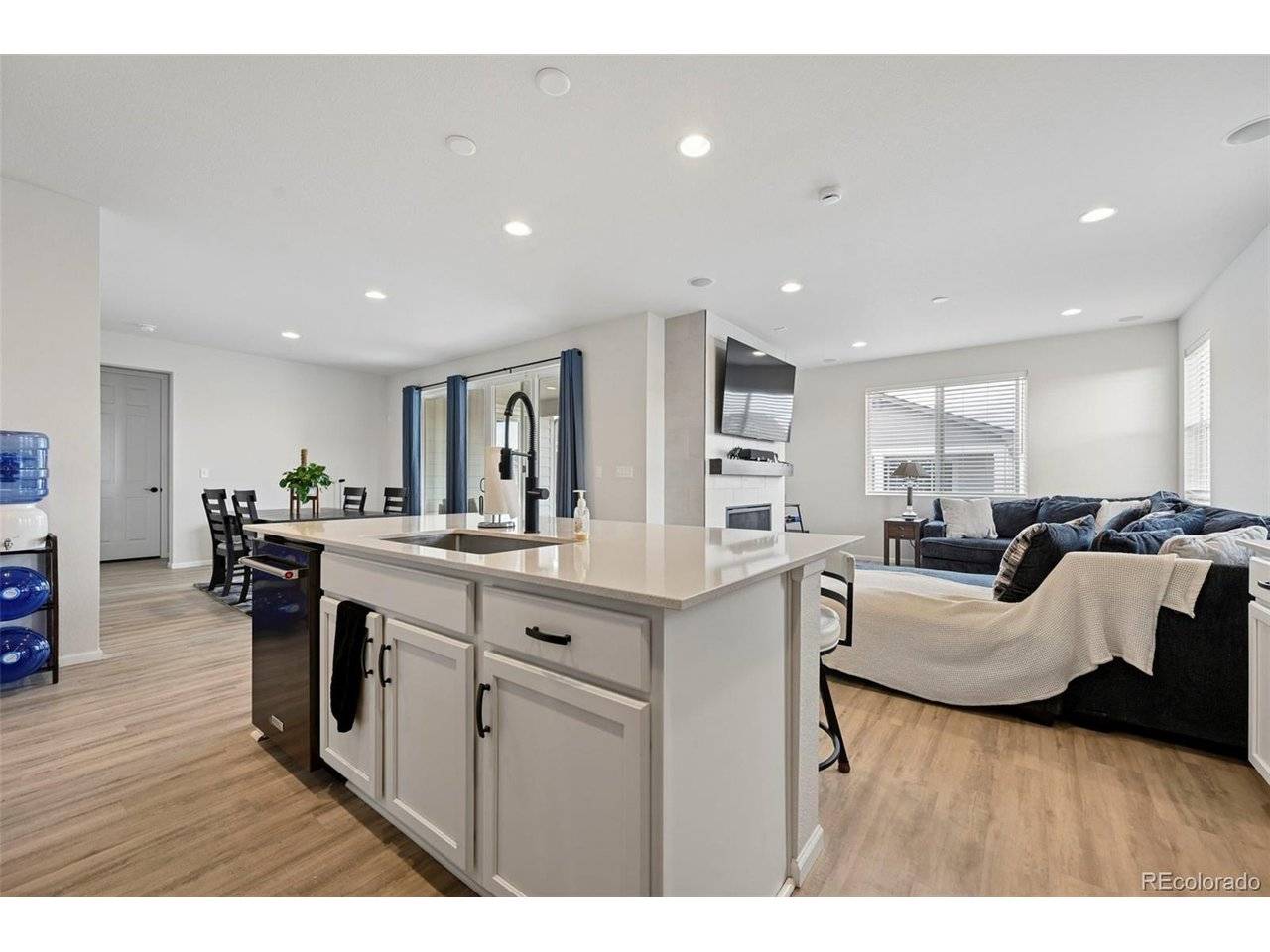 3964 Haleyville, Aurora, CO 80019