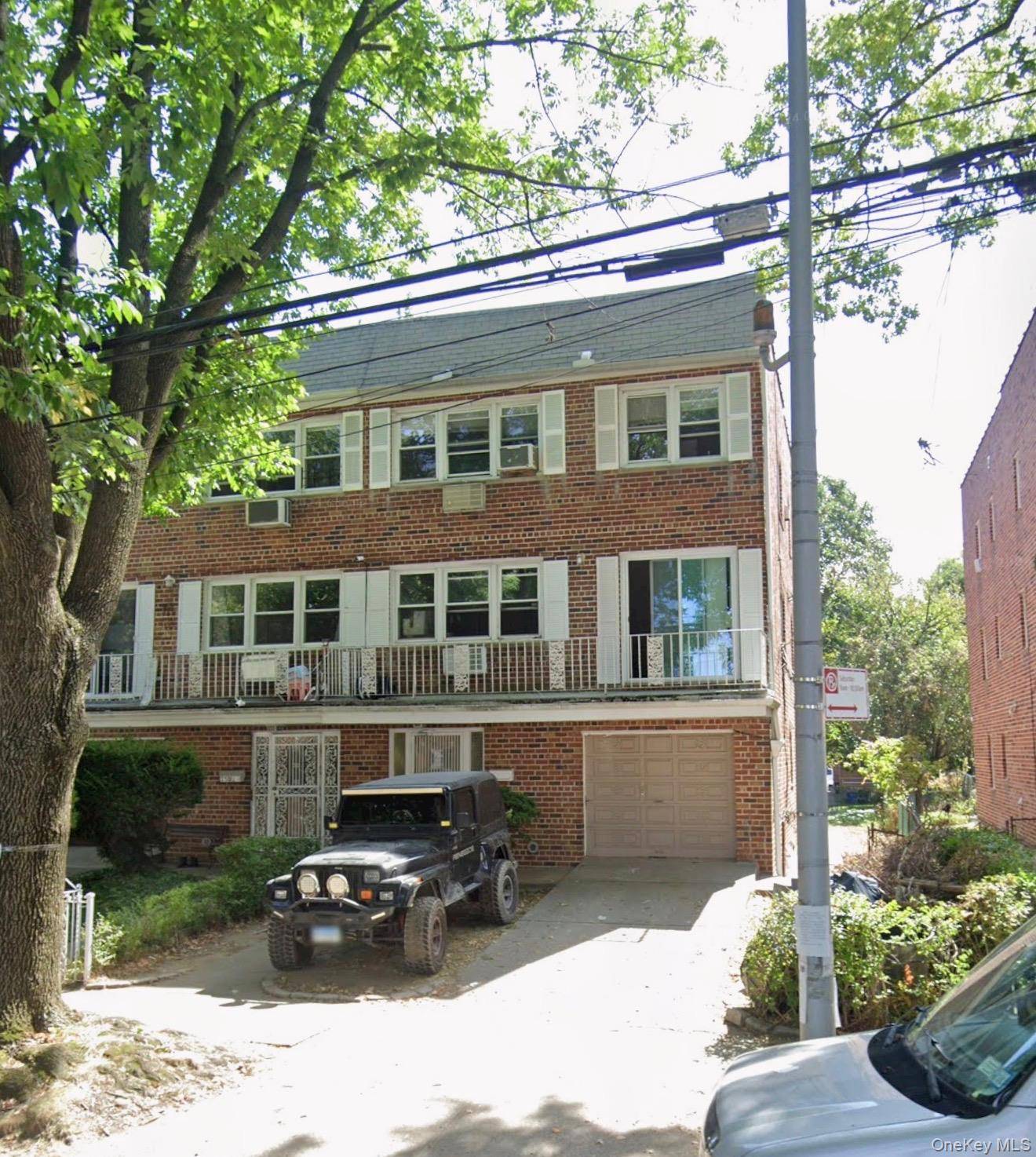 15022 Roosevelt AVE, Flushing, NY 11354