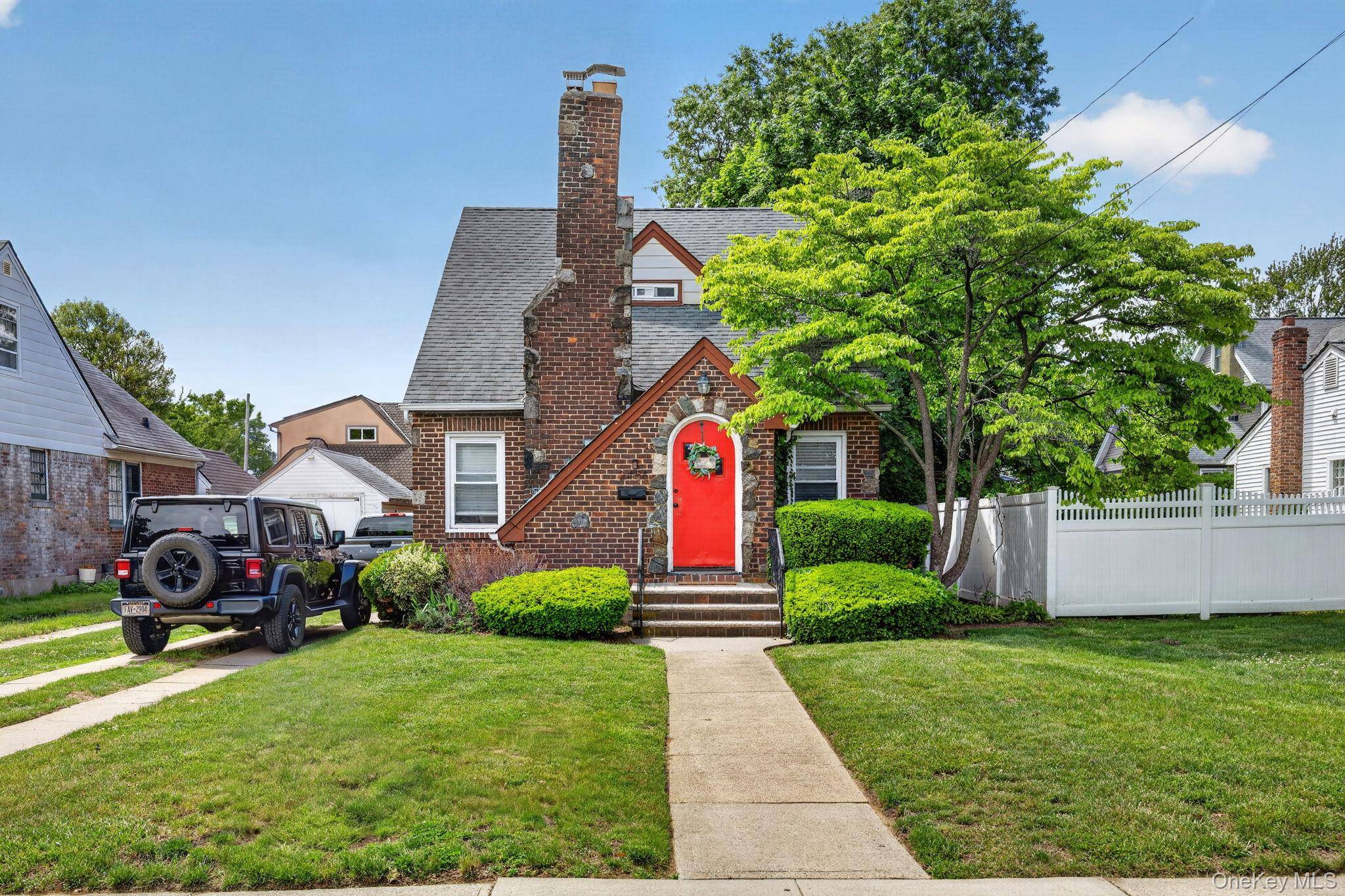 2456 Rockville Centre Pkwy, Oceanside, NY 11572