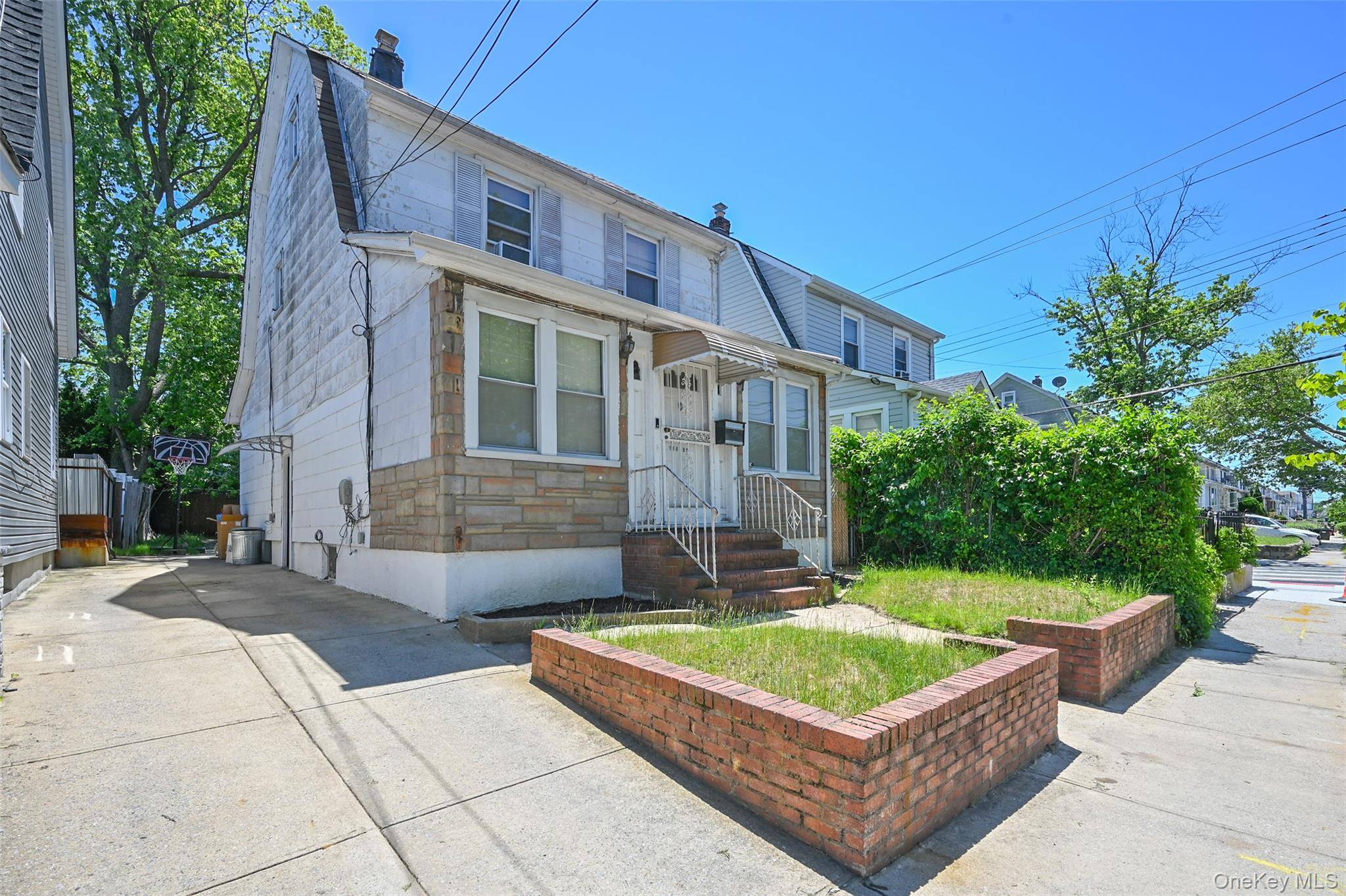 18806 Mangin AVE, Saint Albans, NY 11412