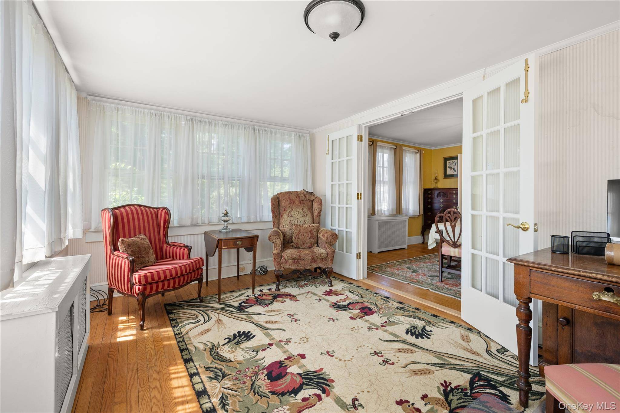 1 S Lakeview AVE, Brightwaters, NY 11718