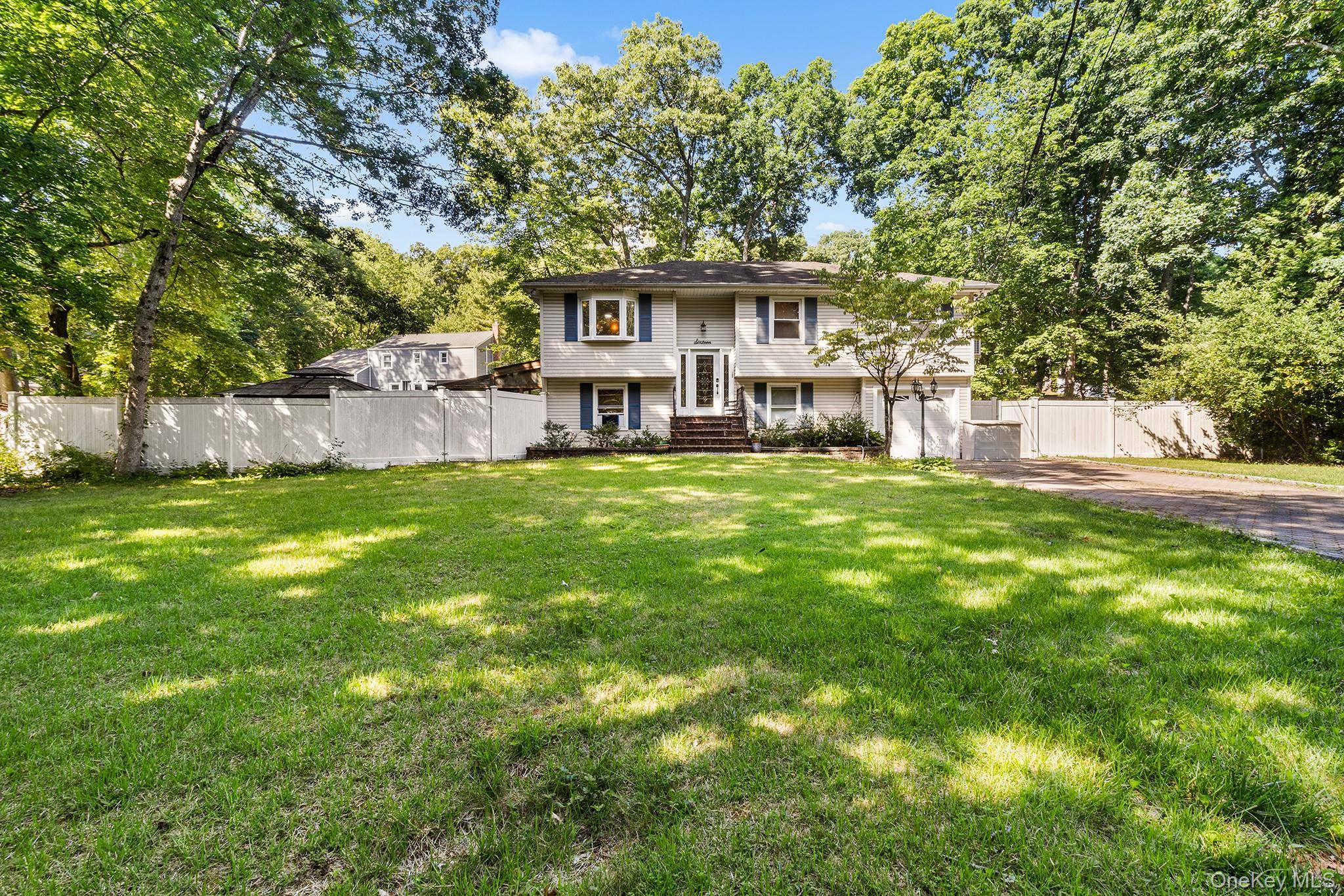 16 Obermueller DR, Melville, NY 11747,Video Tour