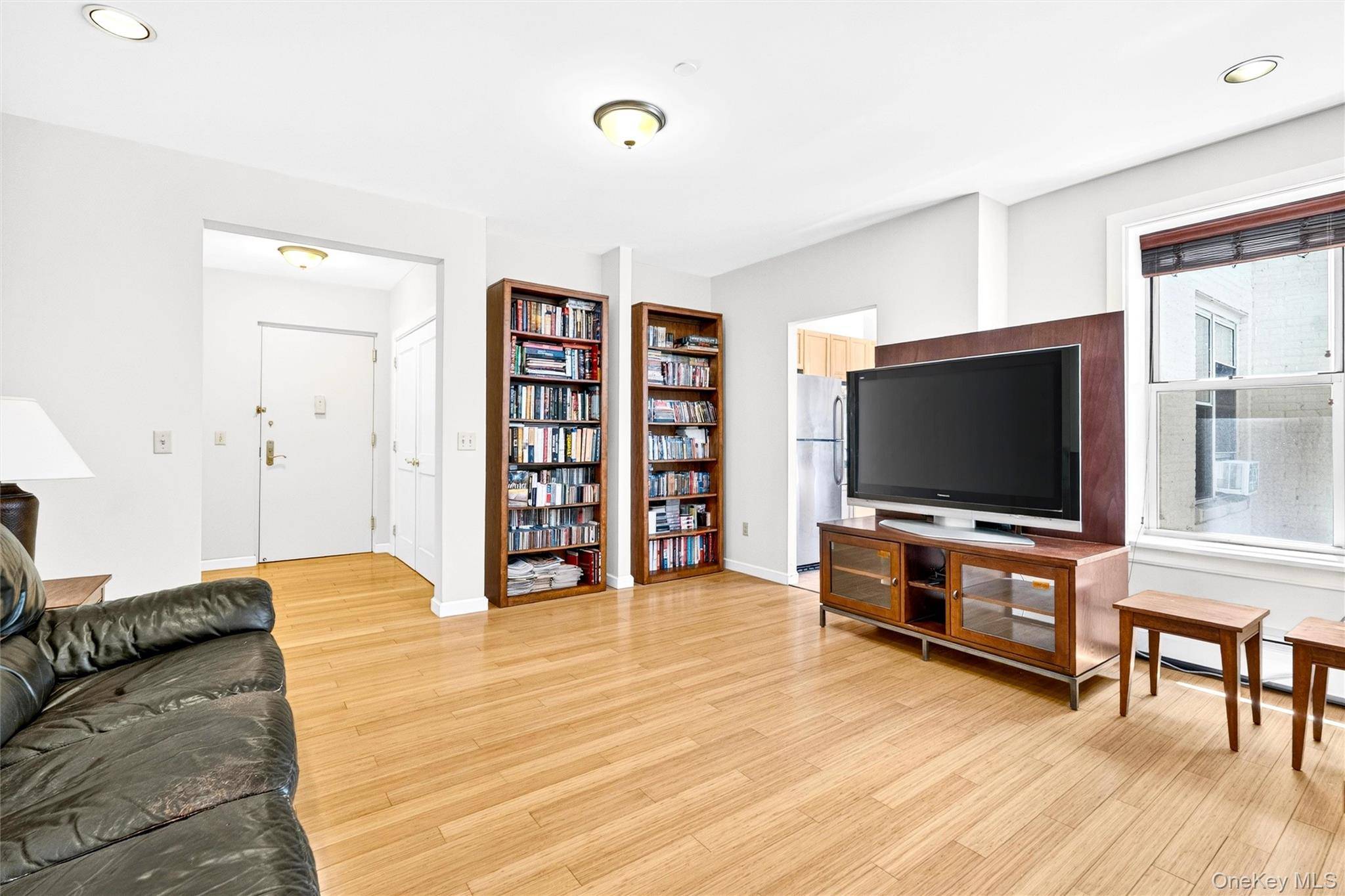 85 Bronx River RD #4A, Yonkers, NY 10704
