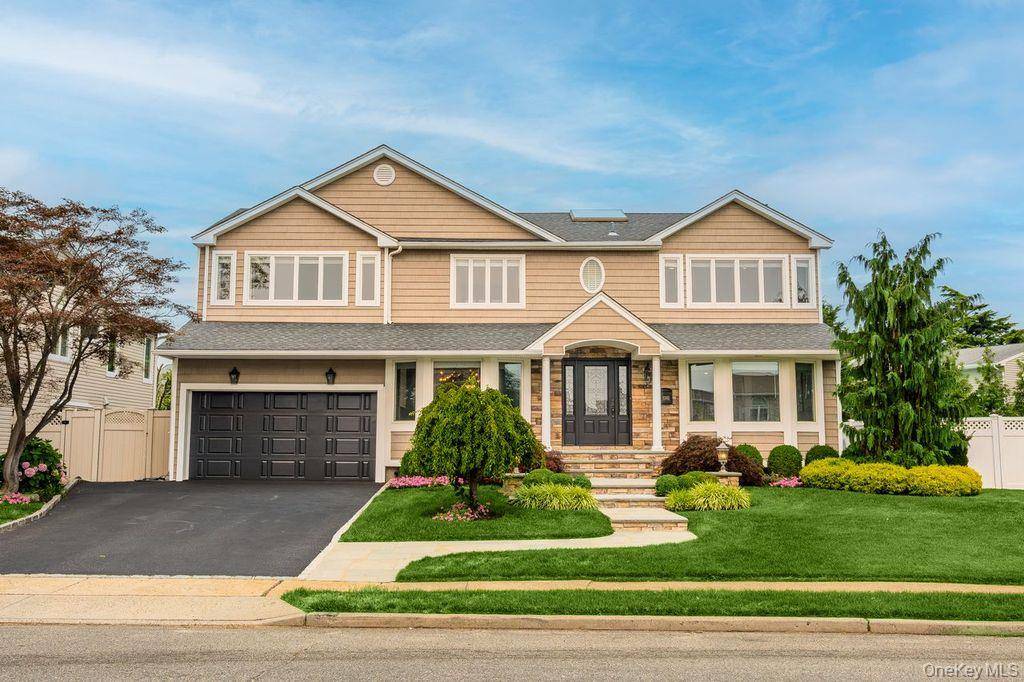 3343 Seawane DR, Merrick, NY 11566