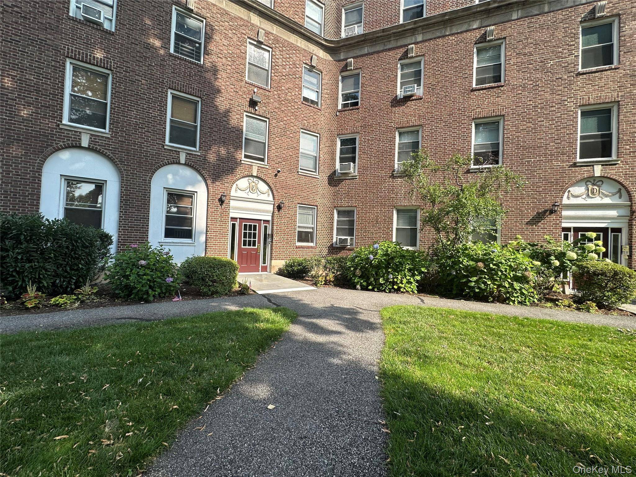 445 Gramatan AVE #EB1, Fleetwood, NY 10552