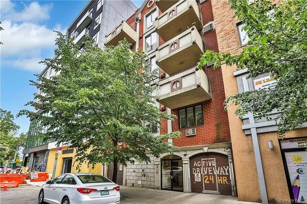 3368 Shore Pkwy #2B, Brooklyn, NY 11235