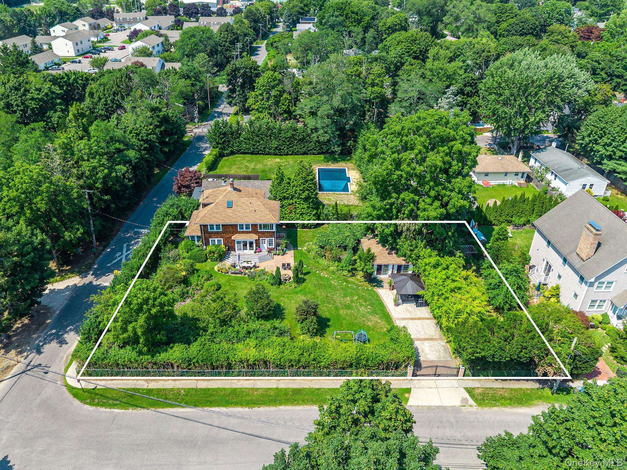 1025 9th ST, Greenport, NY 11944