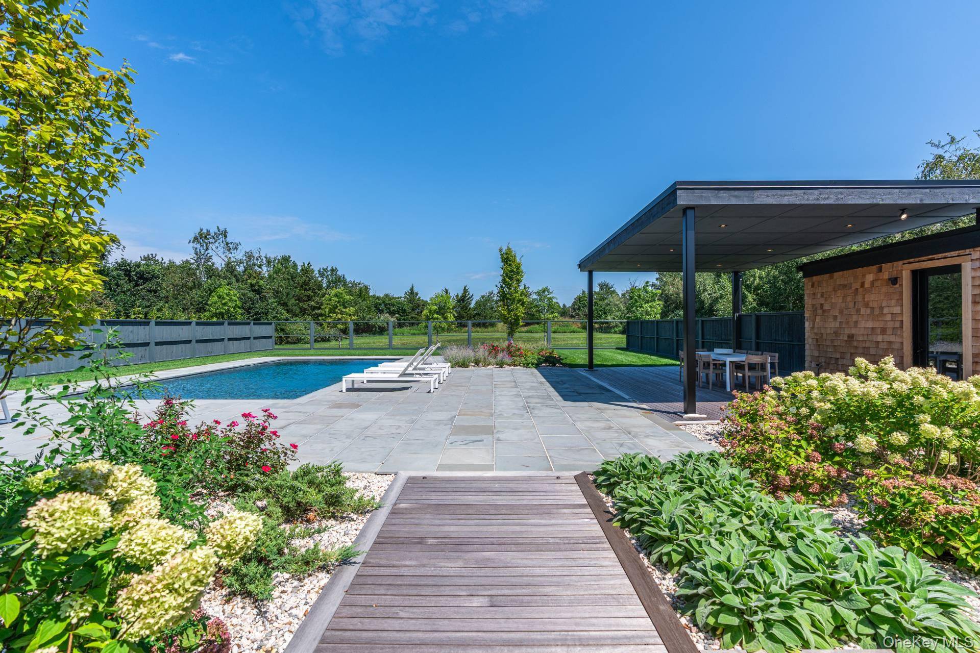 2050 Depot LN, Cutchogue, NY 11935