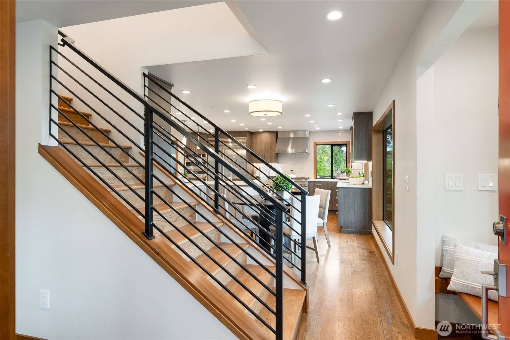 5100 NE 55th ST, Seattle, WA 98105