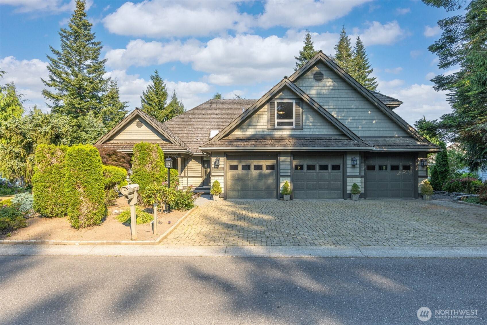 8678 Great Horned Owl LN, Blaine, WA 98230