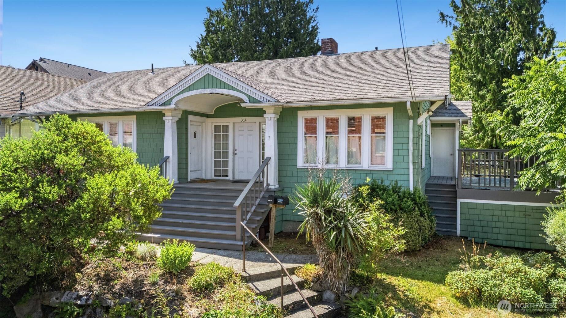303 N 64th ST, Seattle, WA 98103