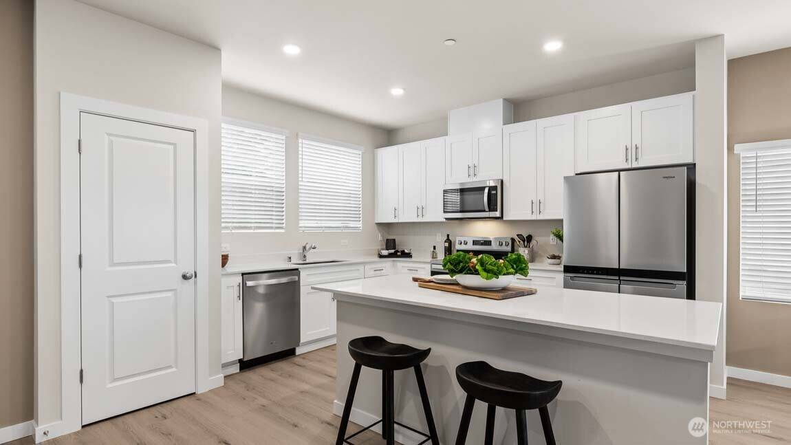 15215 35th Ave W #C9, Lynnwood, WA 98087