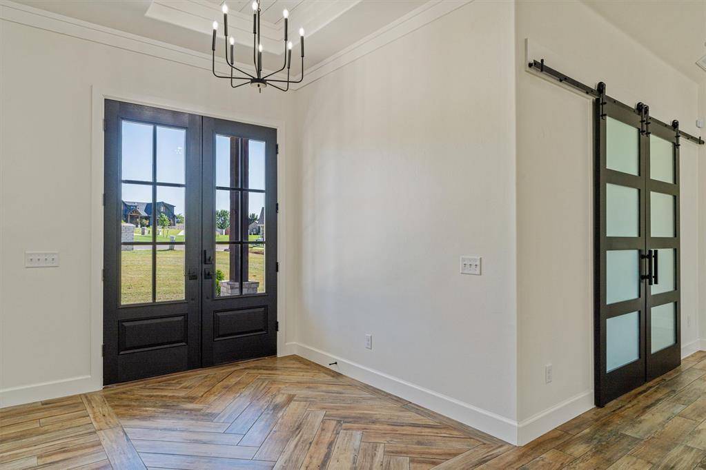 10260 Oakwood DR, Edmond, OK 73025
