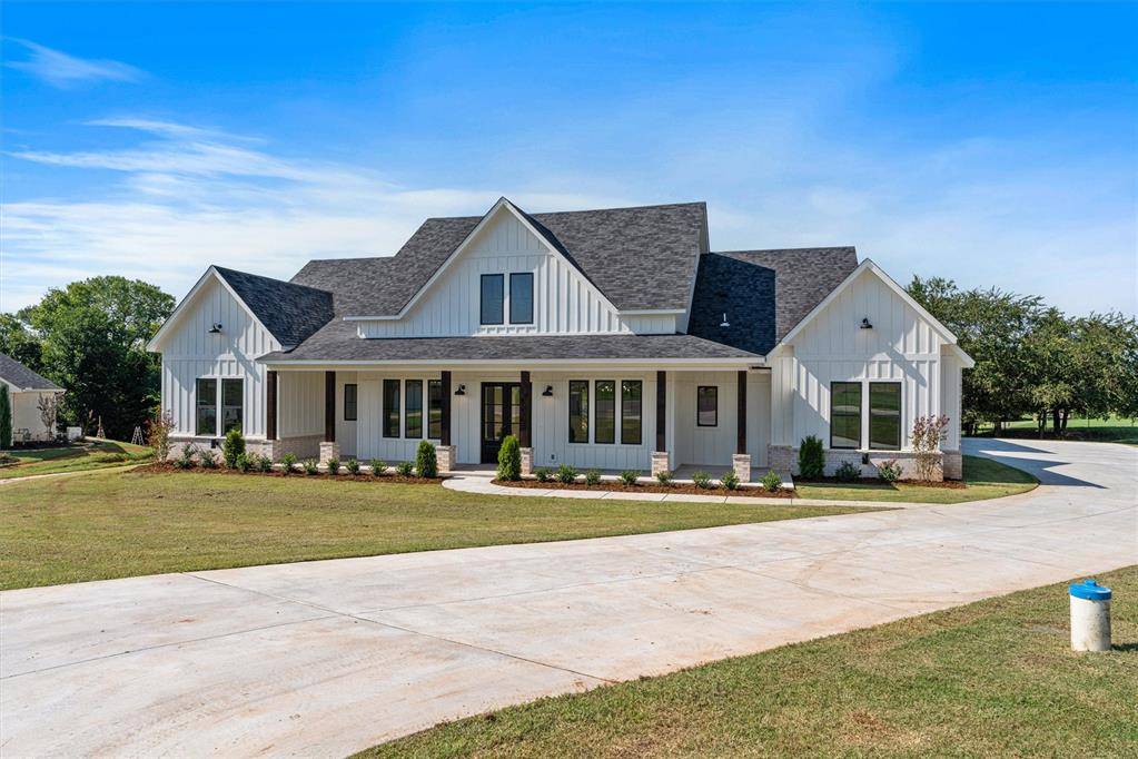 10260 Oakwood DR, Edmond, OK 73025
