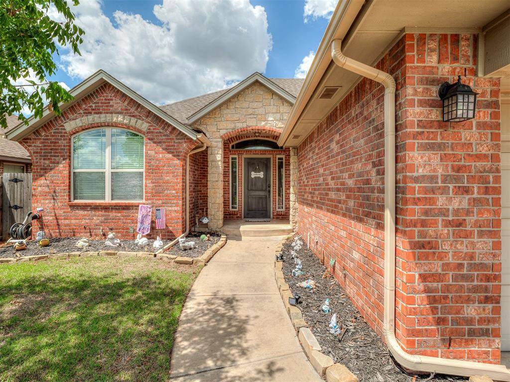 11613 SW 18th ST, Yukon, OK 73099
