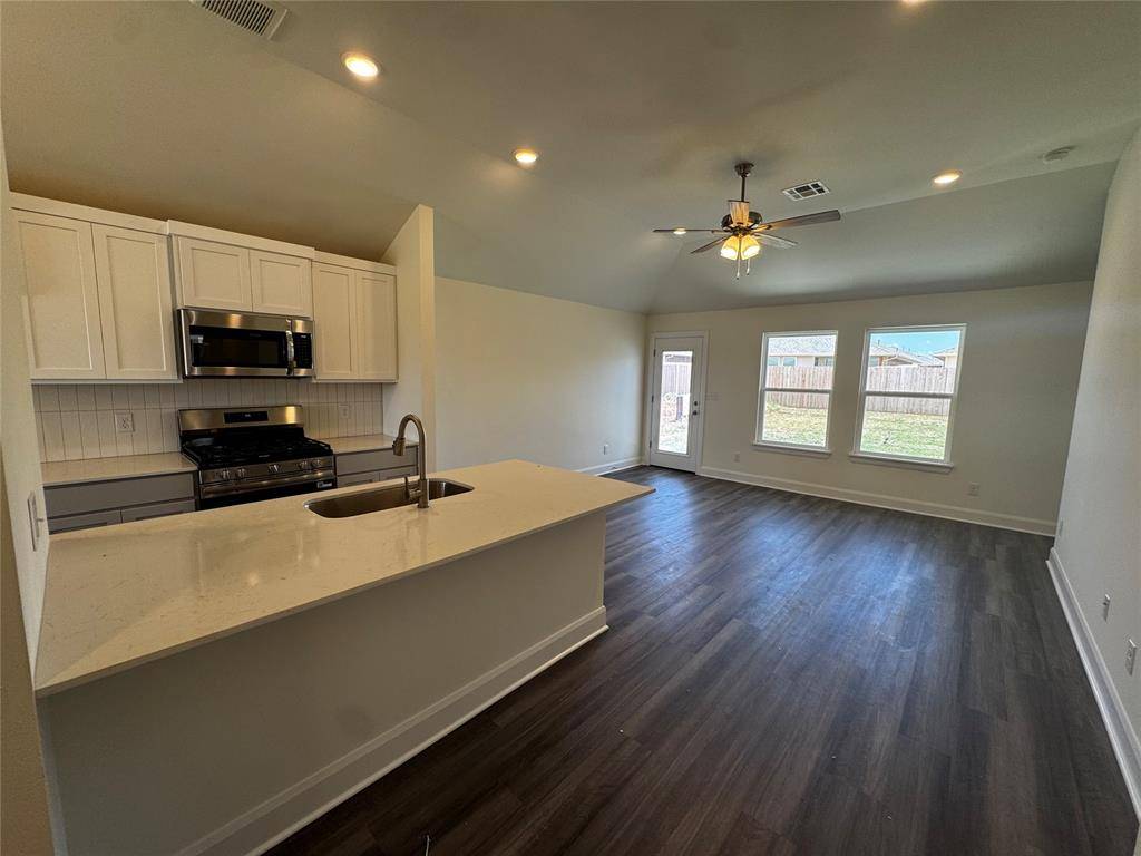 9200 Sweetwater BLVD, Oklahoma City, OK 73160