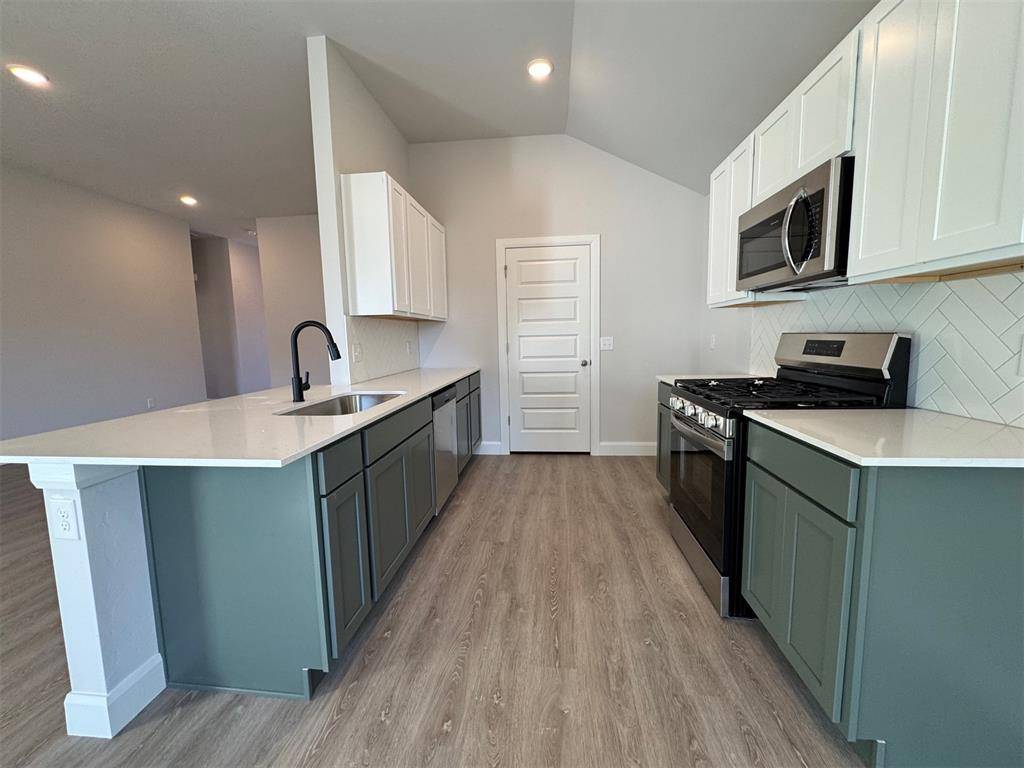 937 S Buffalo LN, Mustang, OK 73064
