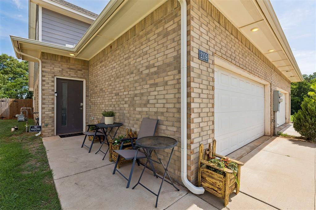 2109 Camino Del Plaza LN, Edmond, OK 73013