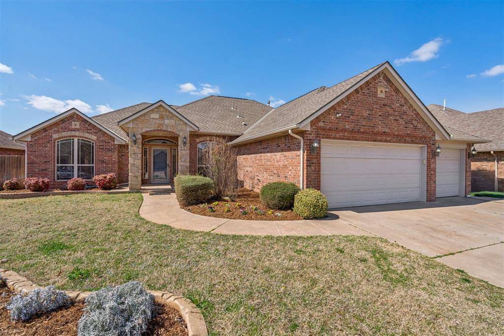 2113 Mulberry Creek AVE, Yukon, OK 73099
