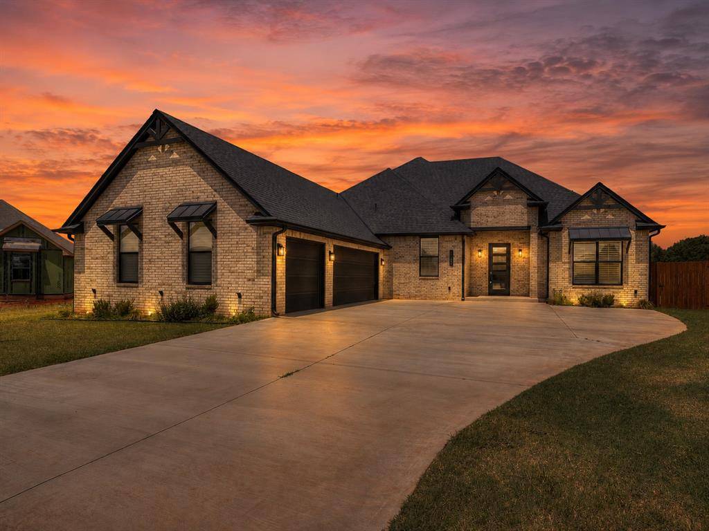 1383 S Gabes Court DR, Mustang, OK 73064