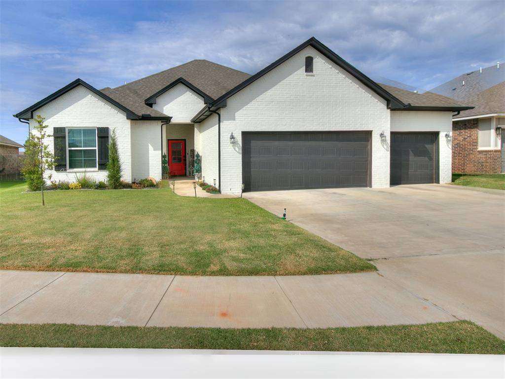 10812 Glover River DR, Yukon, OK 73099