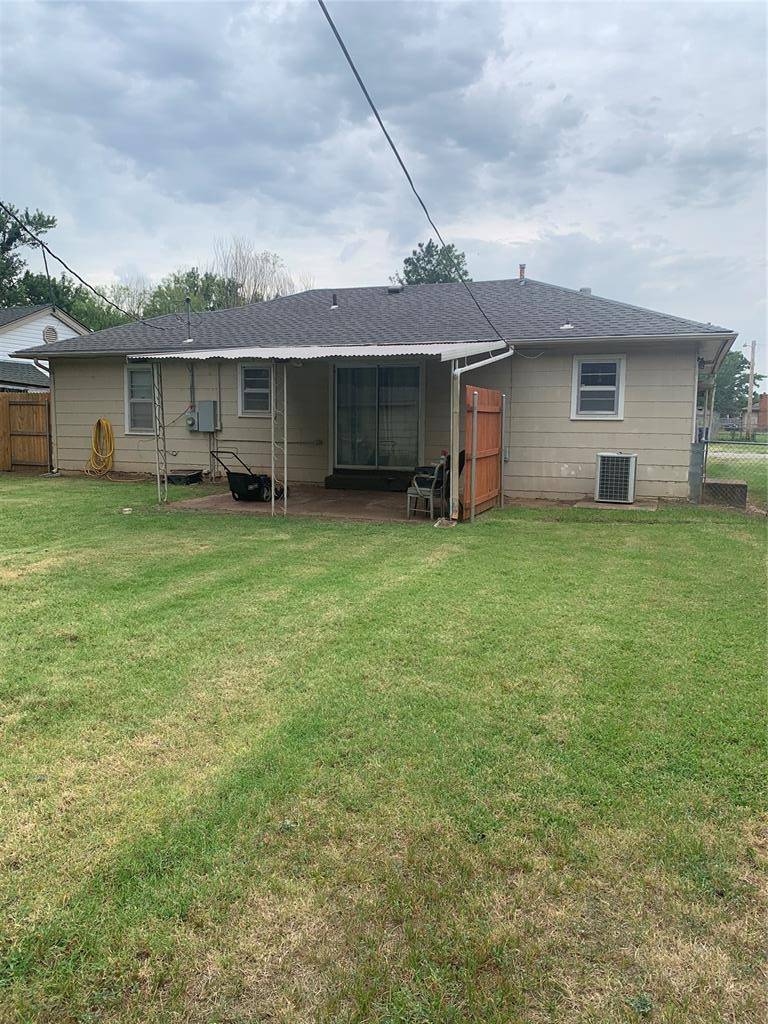 927 N Sunset DR, Anadarko, OK 73005