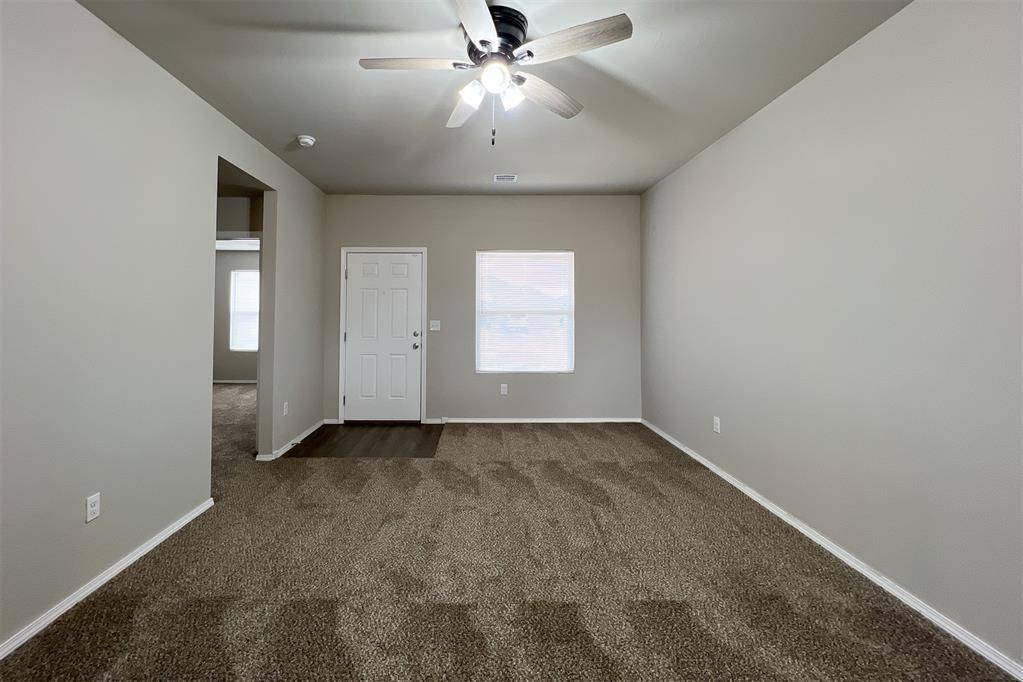 4301 Driftwood DR, Harrah, OK 73045