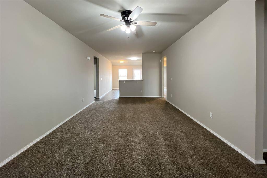 4301 Driftwood DR, Harrah, OK 73045