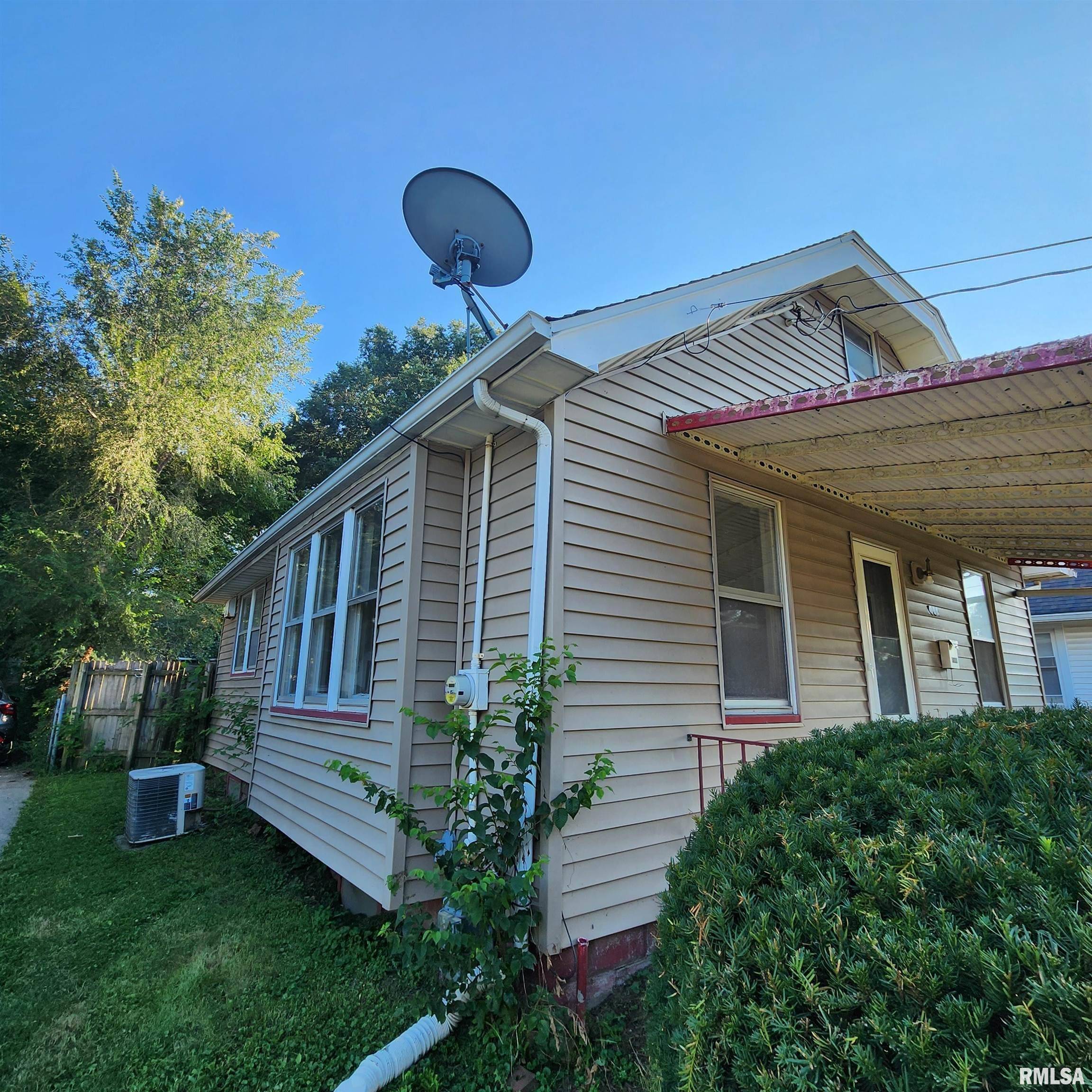 1000 W HANSSLER PL, Peoria, IL 61604