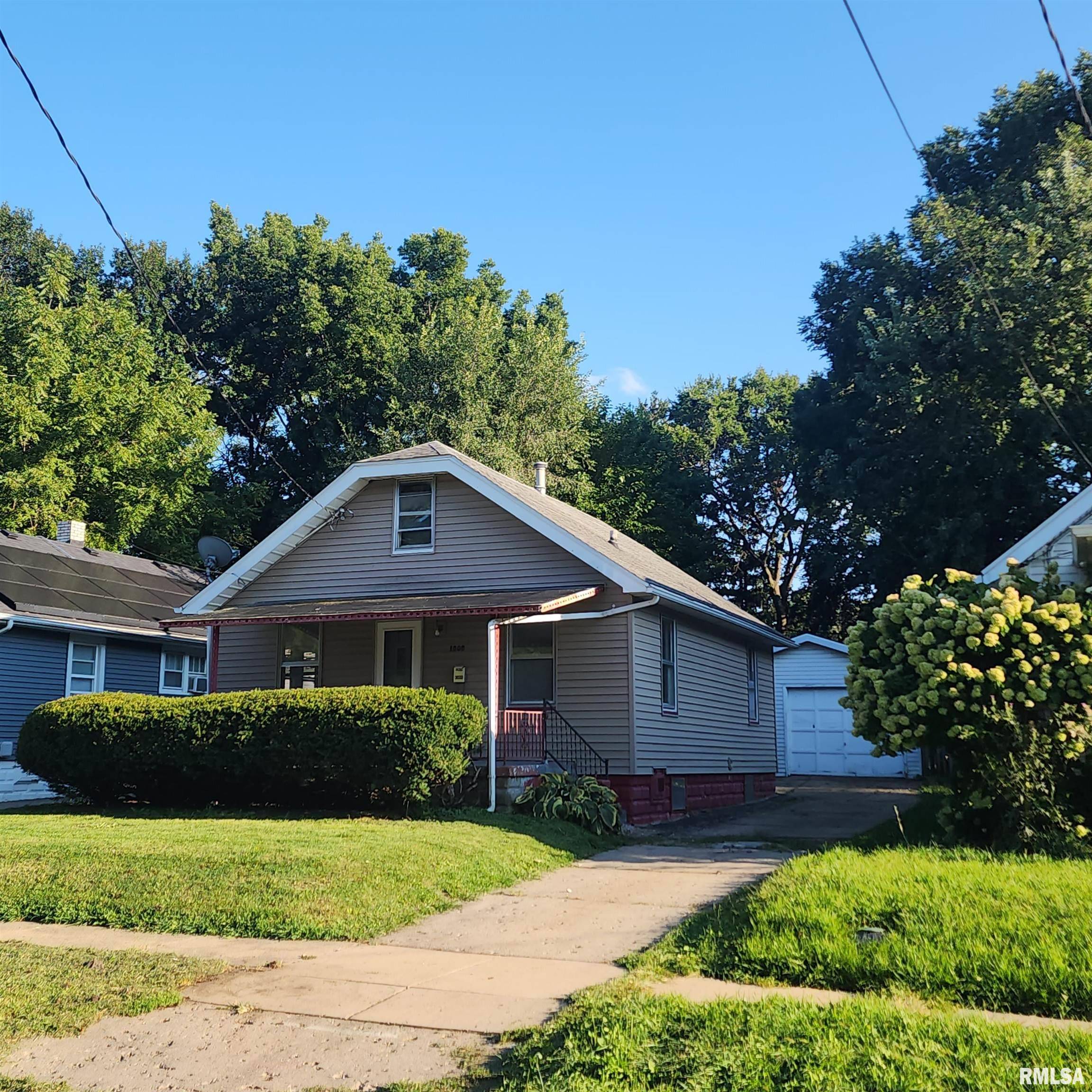 1000 W HANSSLER PL, Peoria, IL 61604