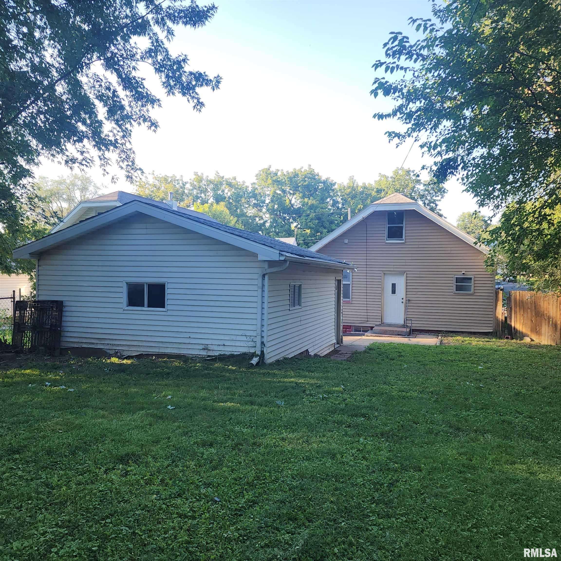 1000 W HANSSLER PL, Peoria, IL 61604